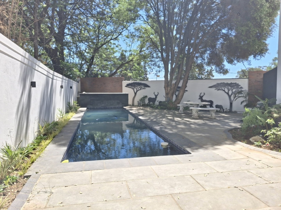 To Let 2 Bedroom Property for Rent in Bryanston Gauteng