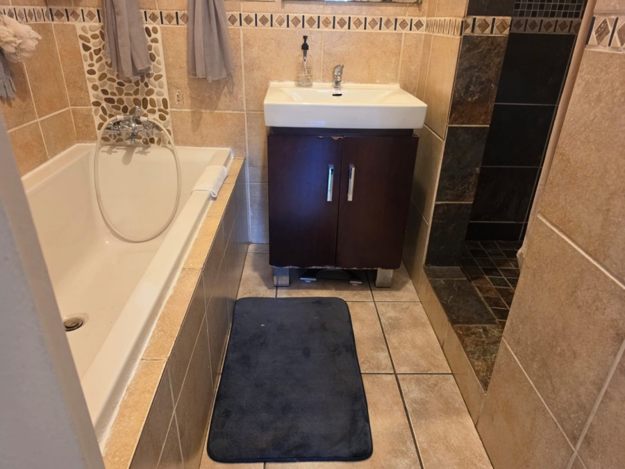 3 Bedroom Property for Sale in Ravensklip Gauteng
