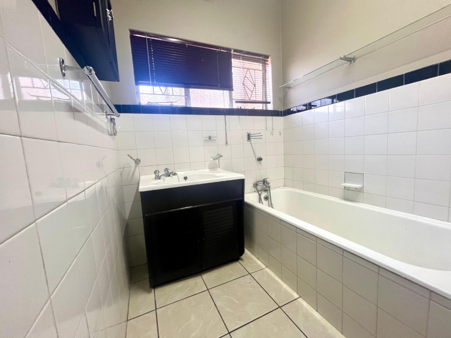 To Let 3 Bedroom Property for Rent in Valhalla Gauteng