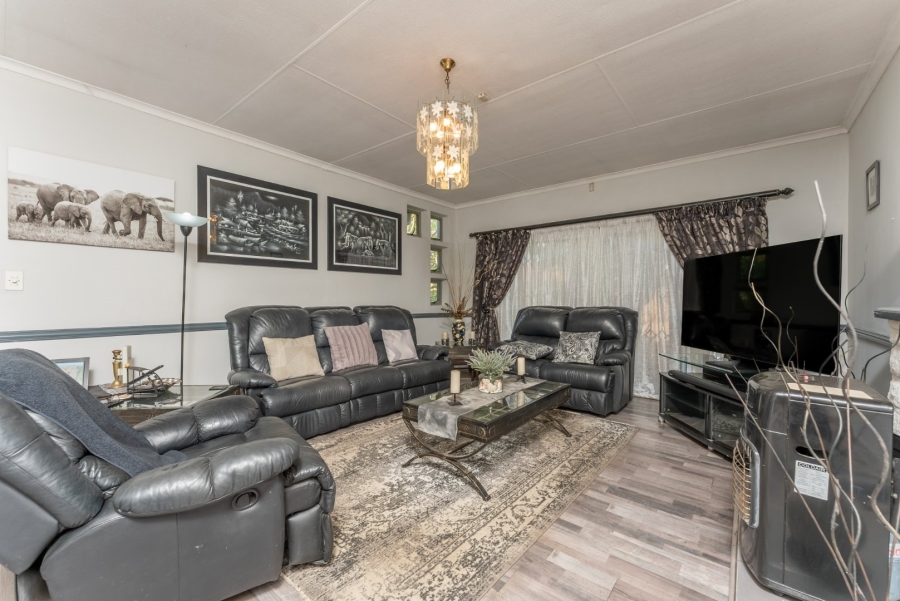 4 Bedroom Property for Sale in Highway Gardens Gauteng