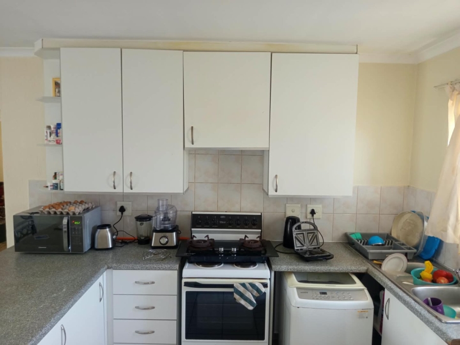 To Let 2 Bedroom Property for Rent in Vorna Valley Gauteng