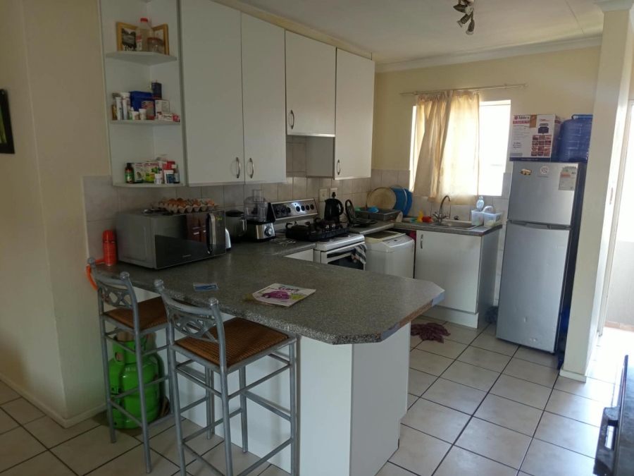 To Let 2 Bedroom Property for Rent in Vorna Valley Gauteng