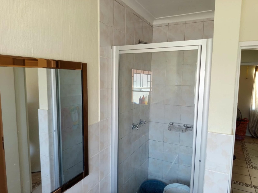To Let 2 Bedroom Property for Rent in Vorna Valley Gauteng