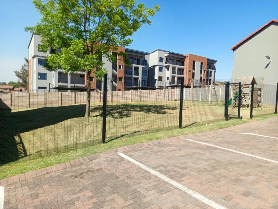 To Let 2 Bedroom Property for Rent in Vorna Valley Gauteng