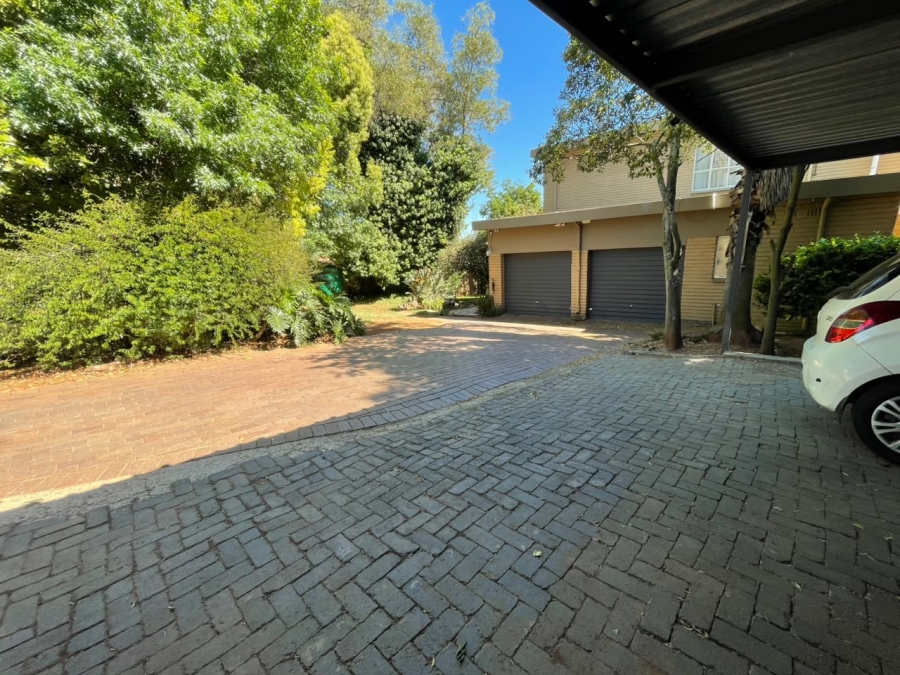 4 Bedroom Property for Sale in Breaunanda Gauteng