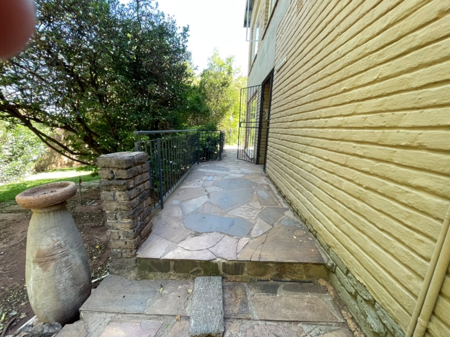 4 Bedroom Property for Sale in Breaunanda Gauteng