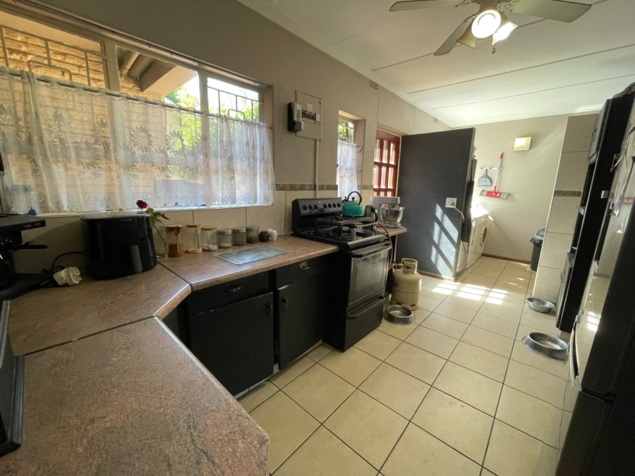 4 Bedroom Property for Sale in Breaunanda Gauteng