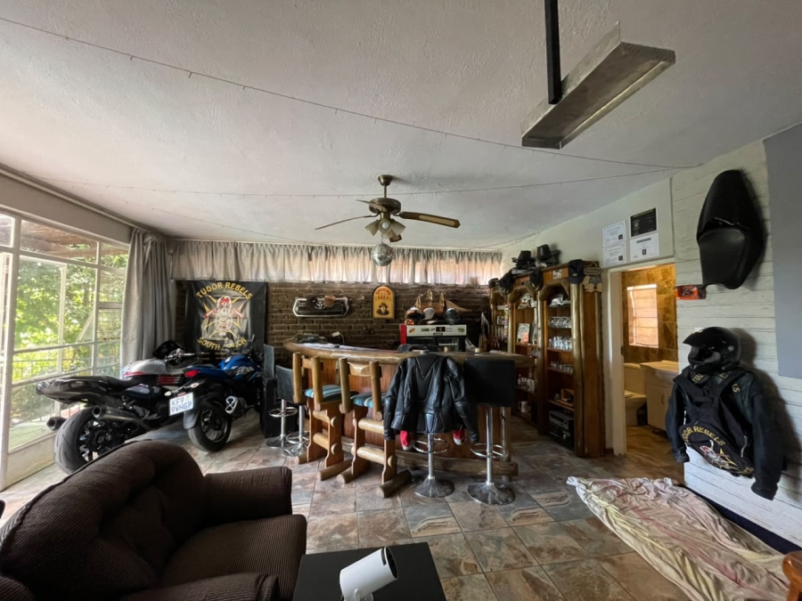 4 Bedroom Property for Sale in Breaunanda Gauteng