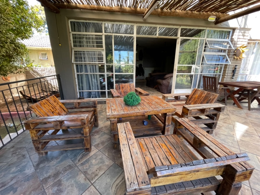 4 Bedroom Property for Sale in Breaunanda Gauteng