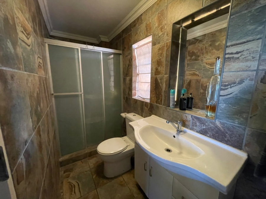 4 Bedroom Property for Sale in Breaunanda Gauteng