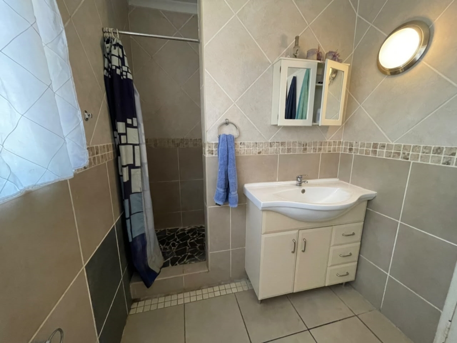 4 Bedroom Property for Sale in Breaunanda Gauteng