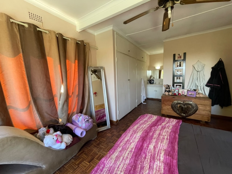 4 Bedroom Property for Sale in Breaunanda Gauteng