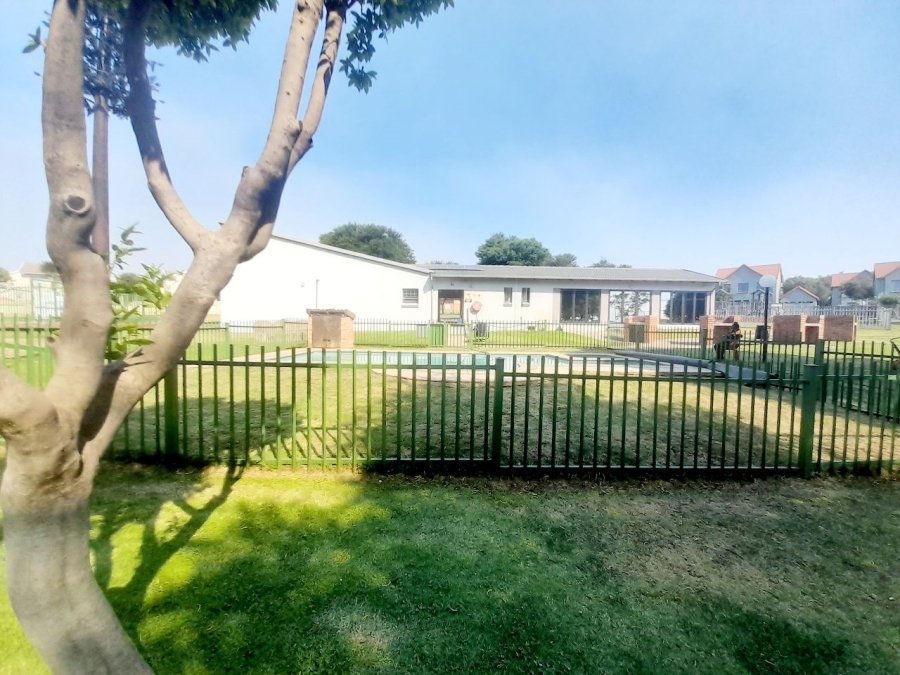3 Bedroom Property for Sale in Kosmosdal Gauteng