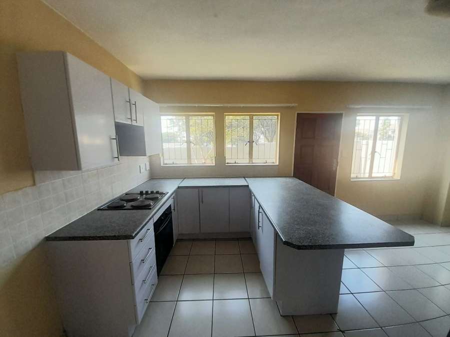 3 Bedroom Property for Sale in Kosmosdal Gauteng
