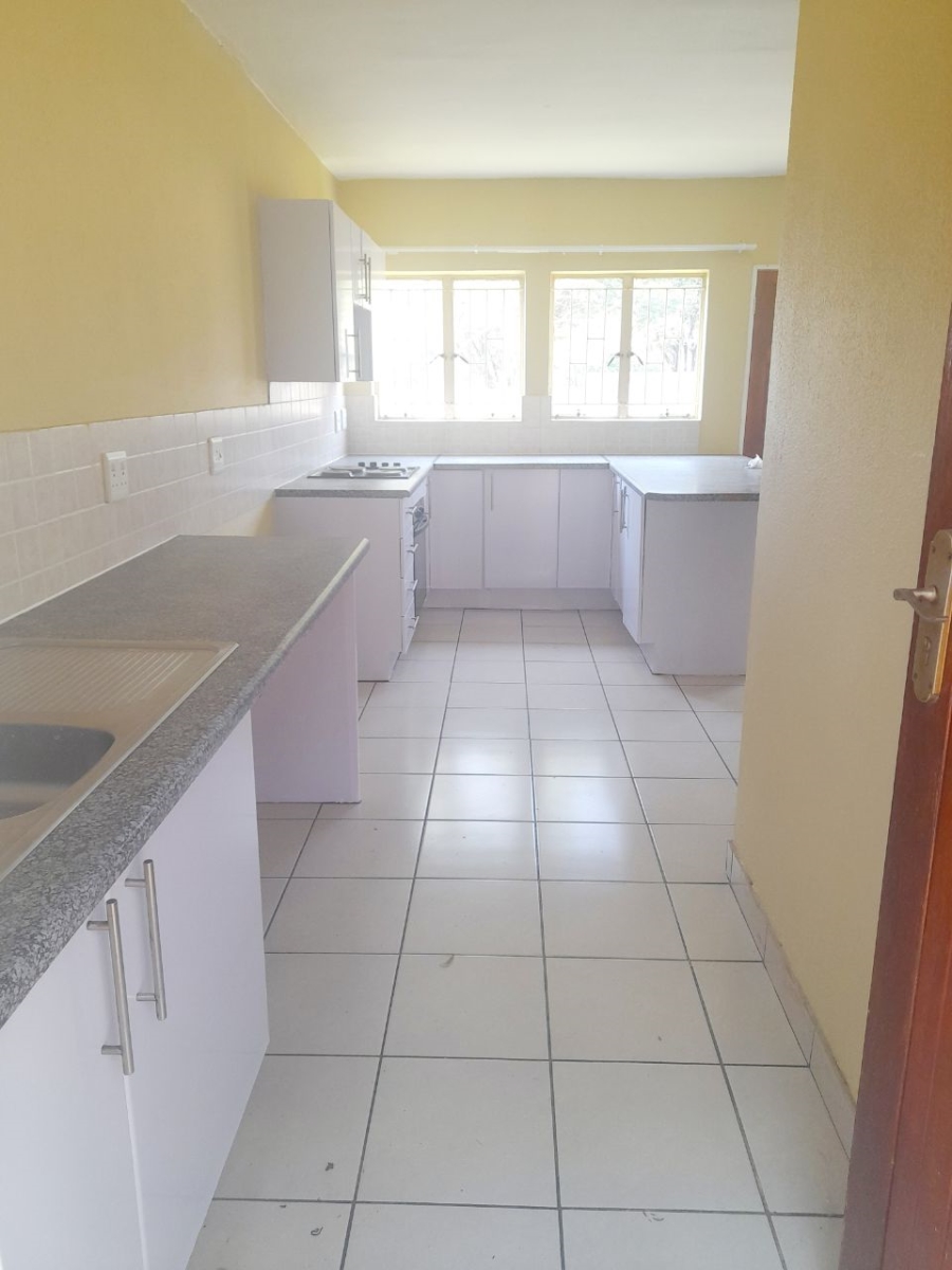 3 Bedroom Property for Sale in Kosmosdal Gauteng
