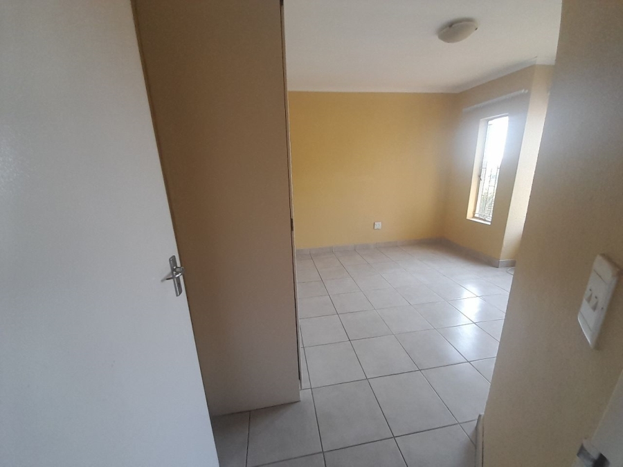 3 Bedroom Property for Sale in Kosmosdal Gauteng