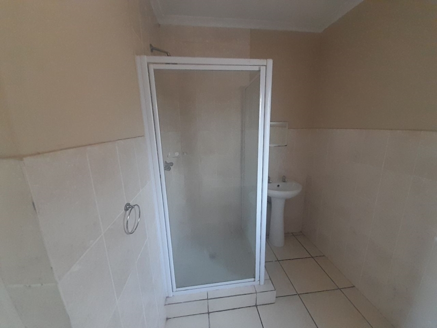 3 Bedroom Property for Sale in Kosmosdal Gauteng