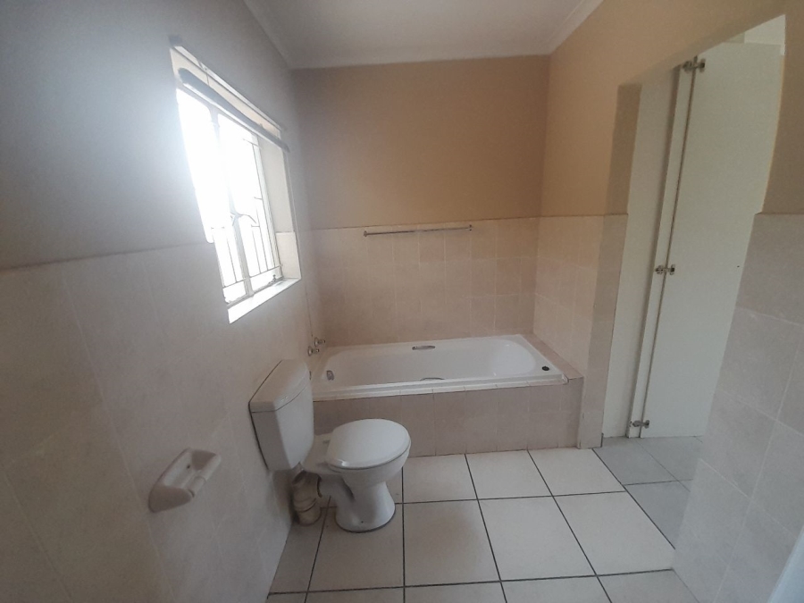3 Bedroom Property for Sale in Kosmosdal Gauteng