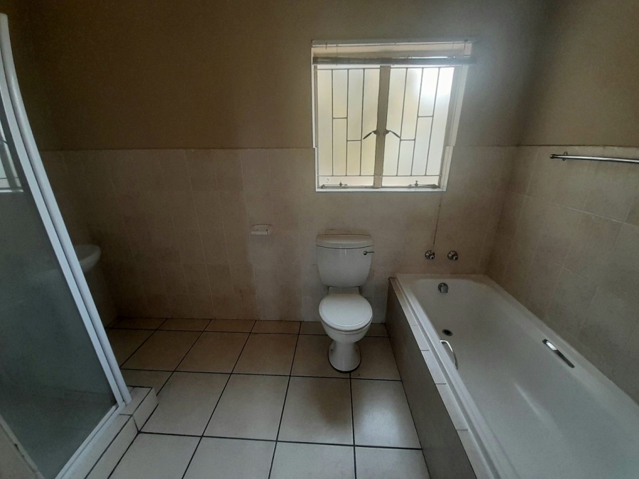 3 Bedroom Property for Sale in Kosmosdal Gauteng
