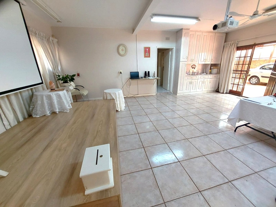 7 Bedroom Property for Sale in Lenasia Ext 1 Gauteng