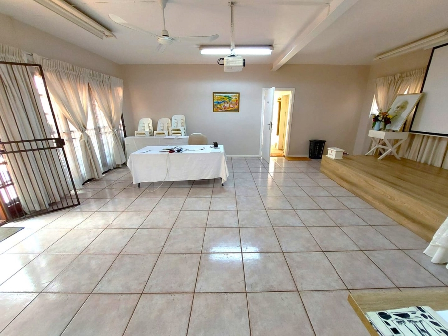 7 Bedroom Property for Sale in Lenasia Ext 1 Gauteng