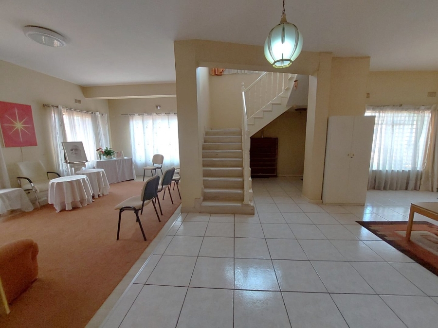 7 Bedroom Property for Sale in Lenasia Ext 1 Gauteng