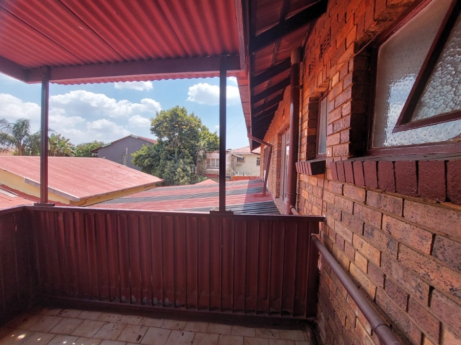 7 Bedroom Property for Sale in Lenasia Ext 1 Gauteng
