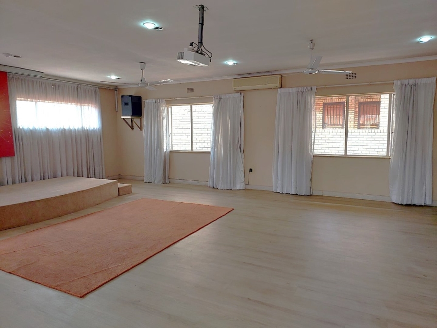 7 Bedroom Property for Sale in Lenasia Ext 1 Gauteng
