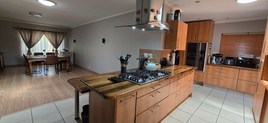 4 Bedroom Property for Sale in Clubview Gauteng