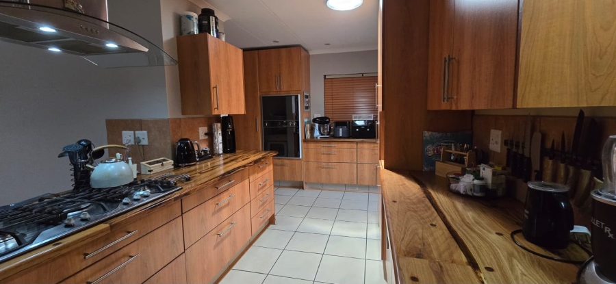 4 Bedroom Property for Sale in Clubview Gauteng