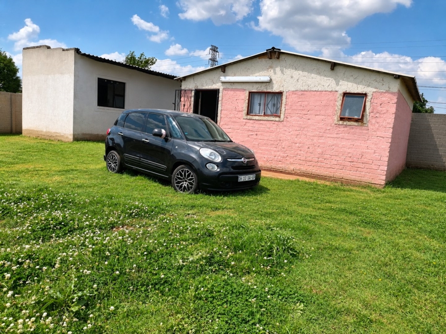 1 Bedroom Property for Sale in Bram Fischerville Gauteng