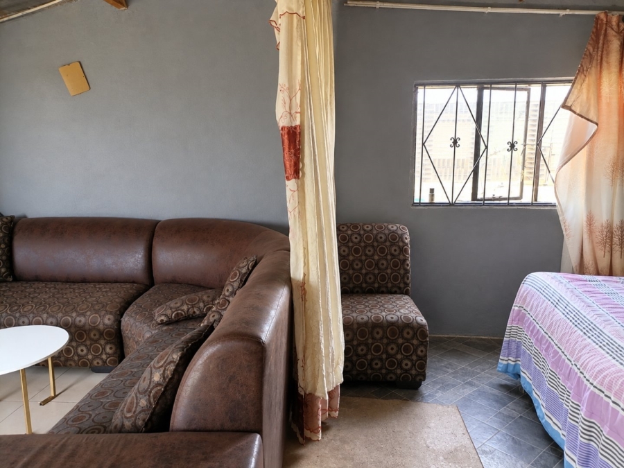 1 Bedroom Property for Sale in Bram Fischerville Gauteng