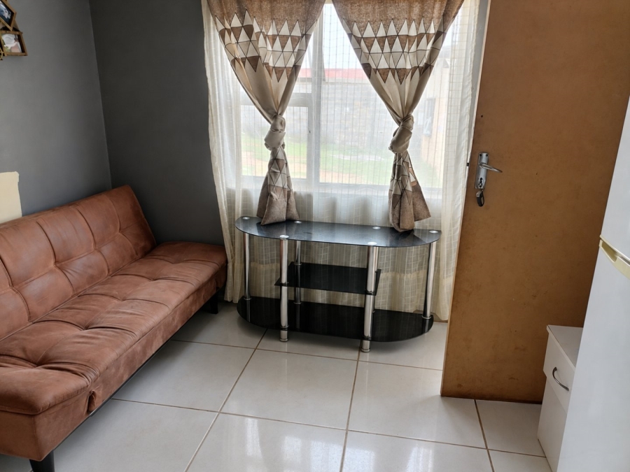 1 Bedroom Property for Sale in Bram Fischerville Gauteng