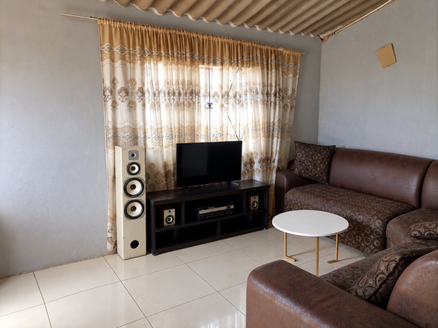 1 Bedroom Property for Sale in Bram Fischerville Gauteng