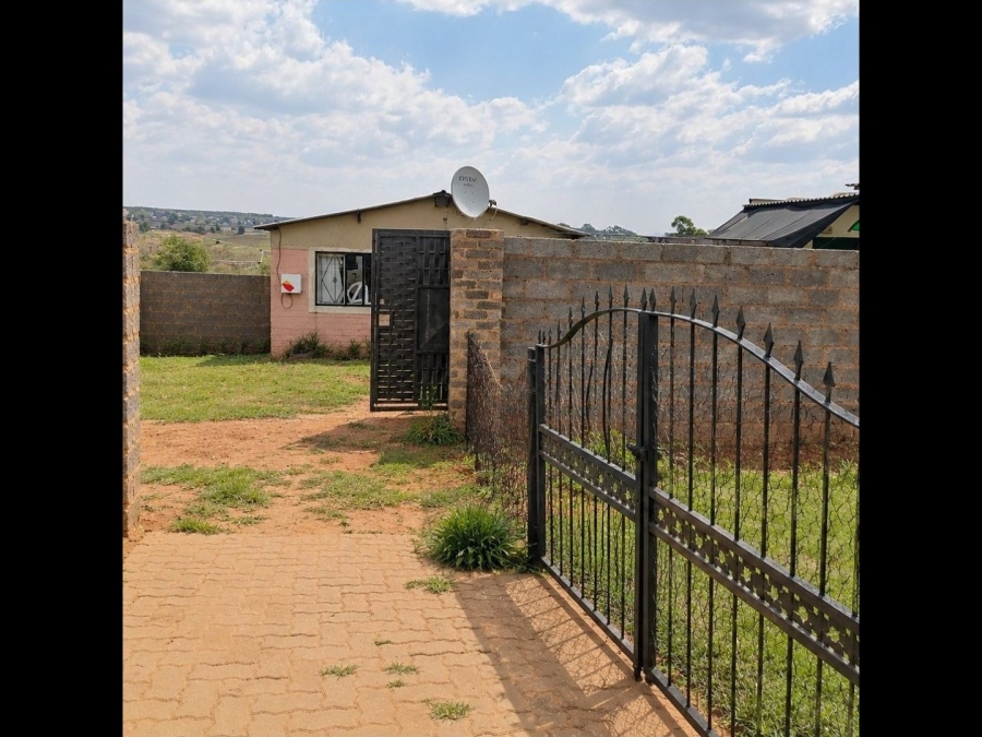 1 Bedroom Property for Sale in Bram Fischerville Gauteng