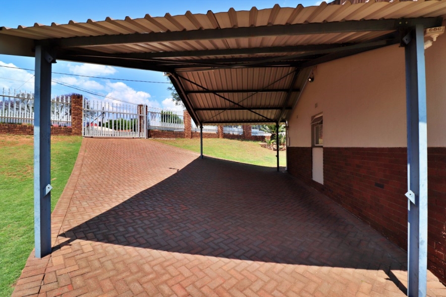 4 Bedroom Property for Sale in Sunnyridge Gauteng