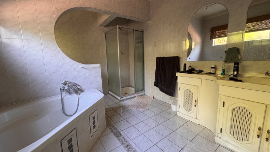 4 Bedroom Property for Sale in Three Rivers East Gauteng