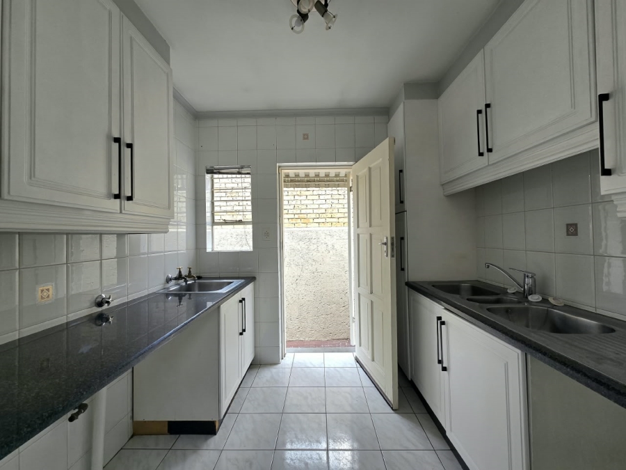 5 Bedroom Property for Sale in New Redruth Gauteng