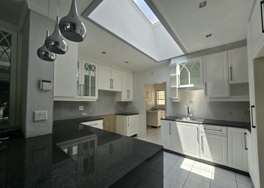 5 Bedroom Property for Sale in New Redruth Gauteng