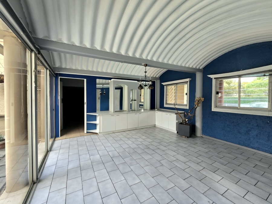 5 Bedroom Property for Sale in New Redruth Gauteng