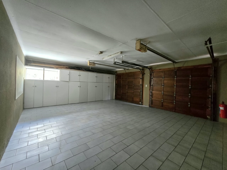 5 Bedroom Property for Sale in New Redruth Gauteng