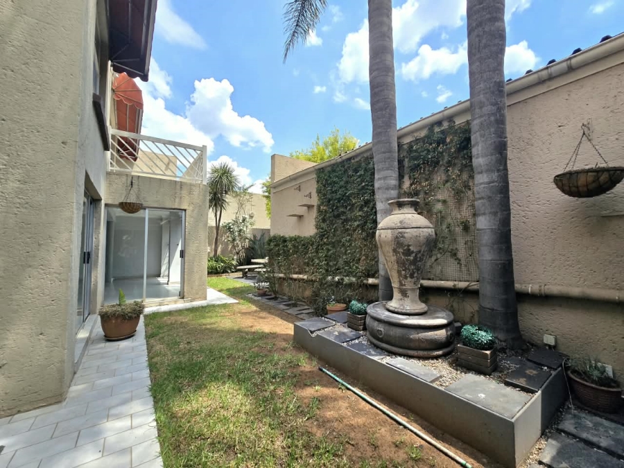 5 Bedroom Property for Sale in New Redruth Gauteng
