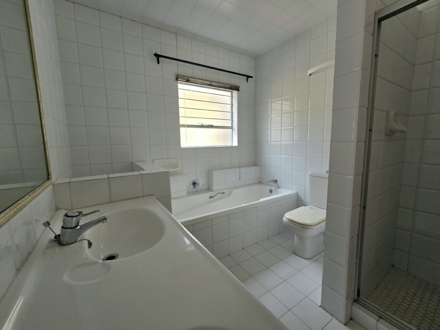 5 Bedroom Property for Sale in New Redruth Gauteng