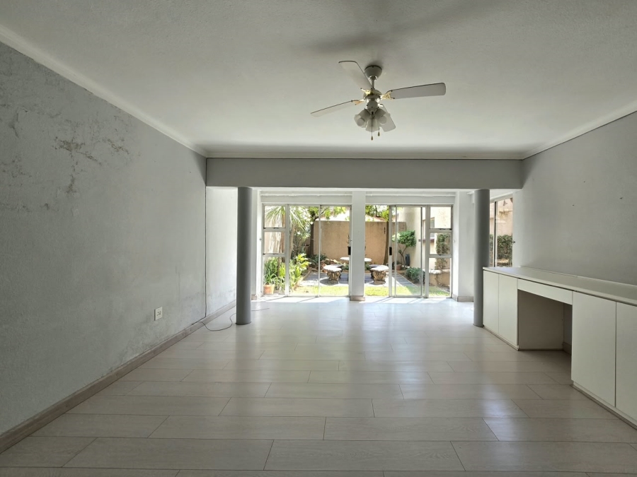 5 Bedroom Property for Sale in New Redruth Gauteng