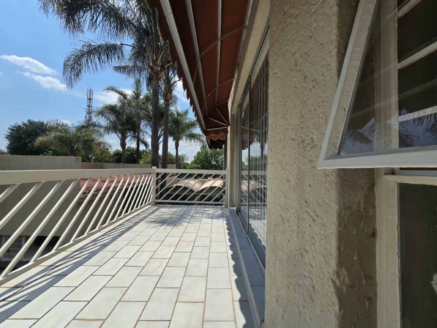 5 Bedroom Property for Sale in New Redruth Gauteng