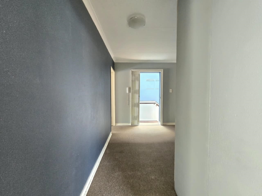 5 Bedroom Property for Sale in New Redruth Gauteng