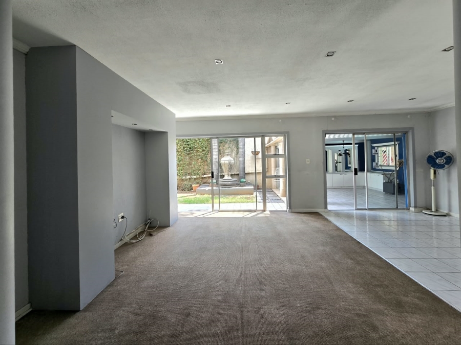 5 Bedroom Property for Sale in New Redruth Gauteng