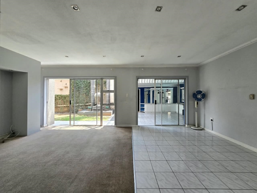 5 Bedroom Property for Sale in New Redruth Gauteng