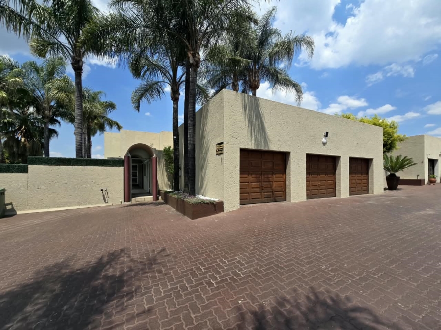 5 Bedroom Property for Sale in New Redruth Gauteng