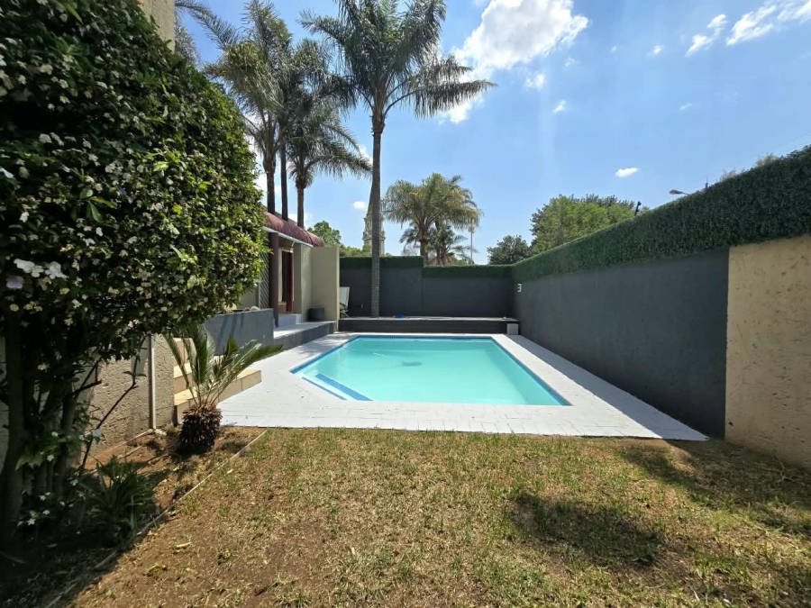 5 Bedroom Property for Sale in New Redruth Gauteng